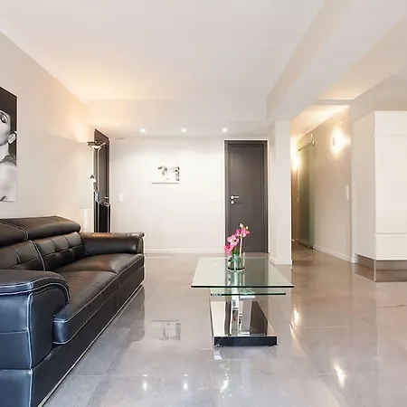 Apartment 92